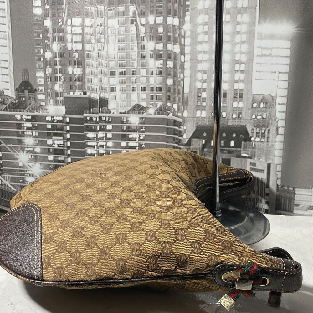 Authentic GUCCI Sherry Line Shoulder Bag - Picture 11 of 16